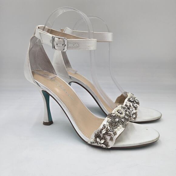 Betsey Johnson Rhinestone Embellished Strappy Open Toe Satin Heels Sz 9 Wedding - Picture 1 of 9